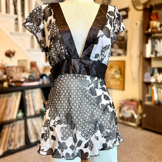 Vintage 90s / 2000s y2k Whimsygoth Fairycore Floral Baby Doll Top