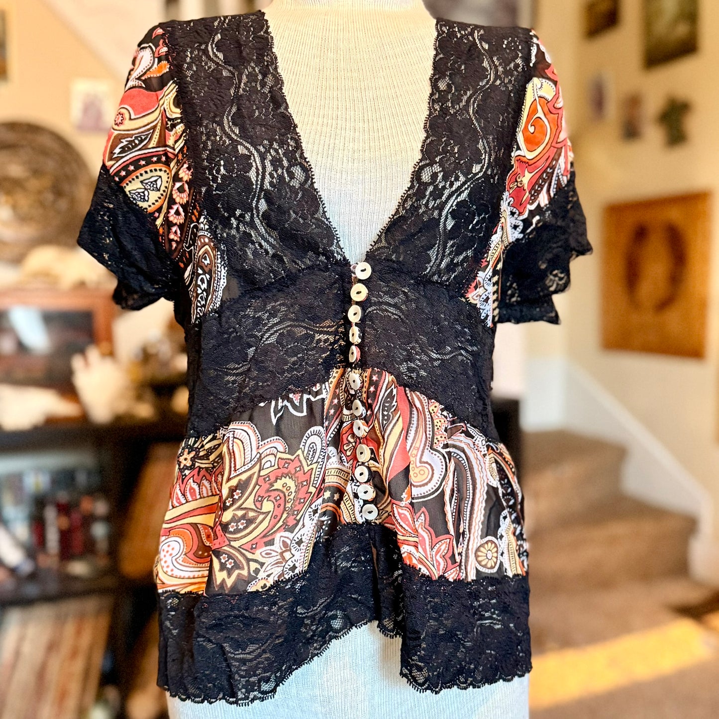 Vintage 90s / 2000s y2k Patterned Lace Button Up Baby Doll Top