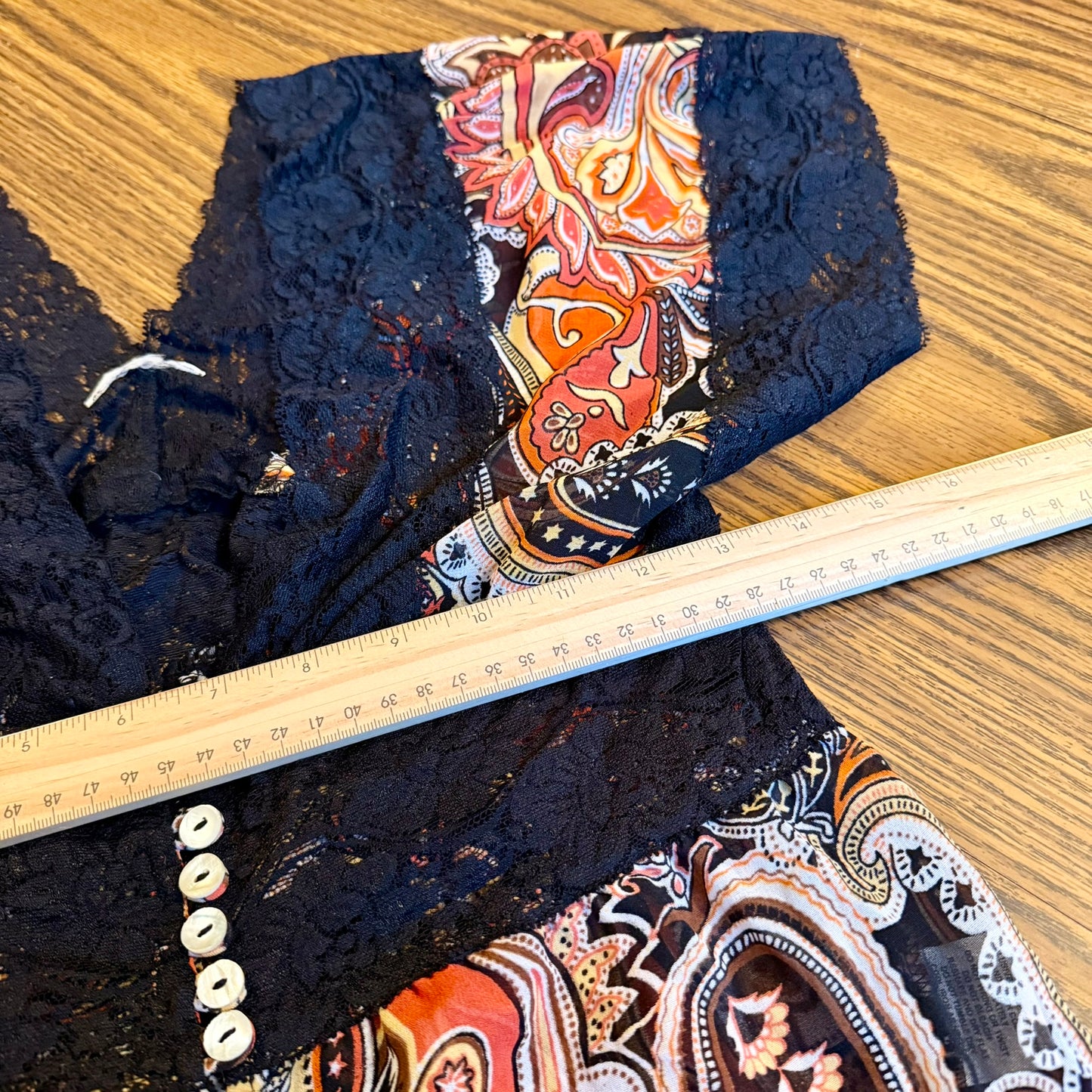 Vintage 90s / 2000s y2k Patterned Lace Button Up Baby Doll Top