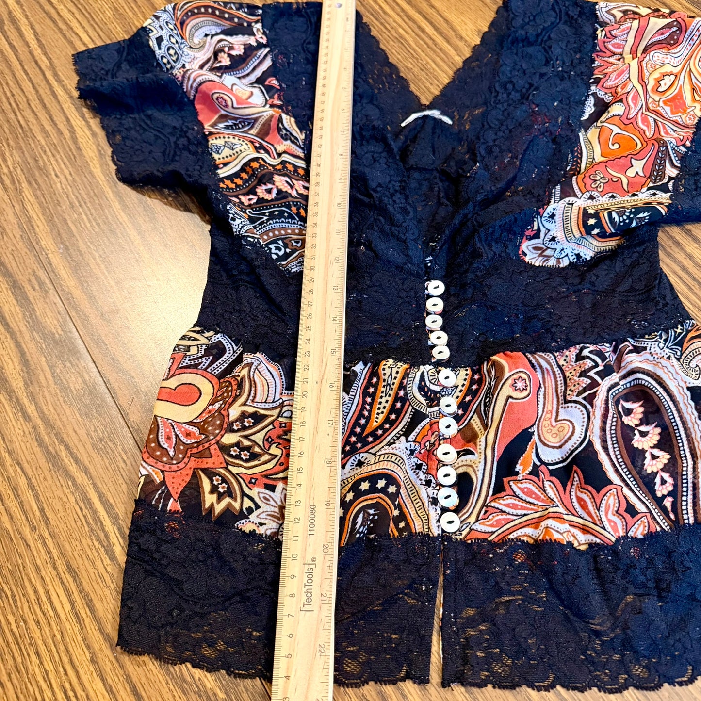 Vintage 90s / 2000s y2k Patterned Lace Button Up Baby Doll Top