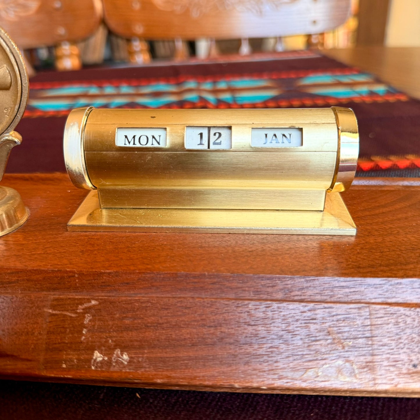 Vintage Wooden Perpetual Desk Calendar with Pen Holder and Graduation Medal