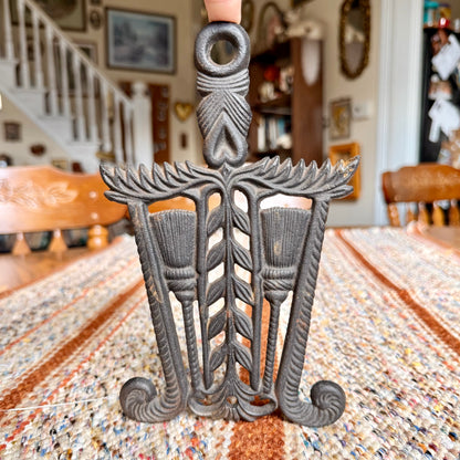 Vintage Wilton Cast Iron Broomstick Kitchen Trivet / Cauldron Stand
