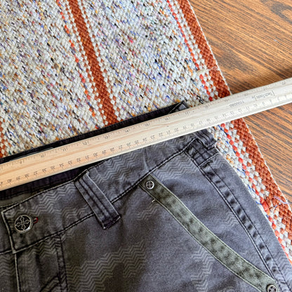 Vintage 90s / 2000s y2k Affliction Grunge Camo Cargo Shorts