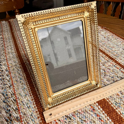 Vintage Hollywood Regency Mid-Century Modern Gold Metal Ornate Picture Frame