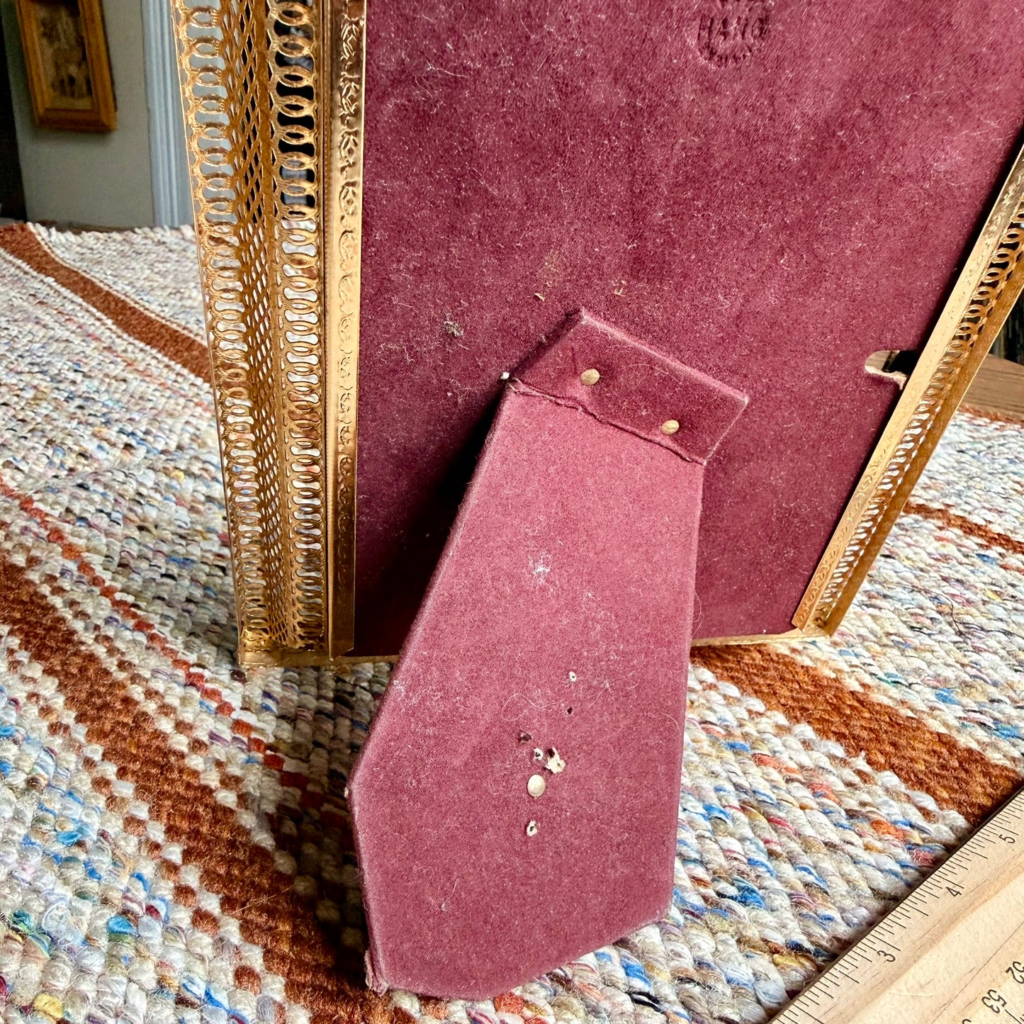 Vintage Hollywood Regency Mid-Century Modern Gold Metal Ornate Picture Frame