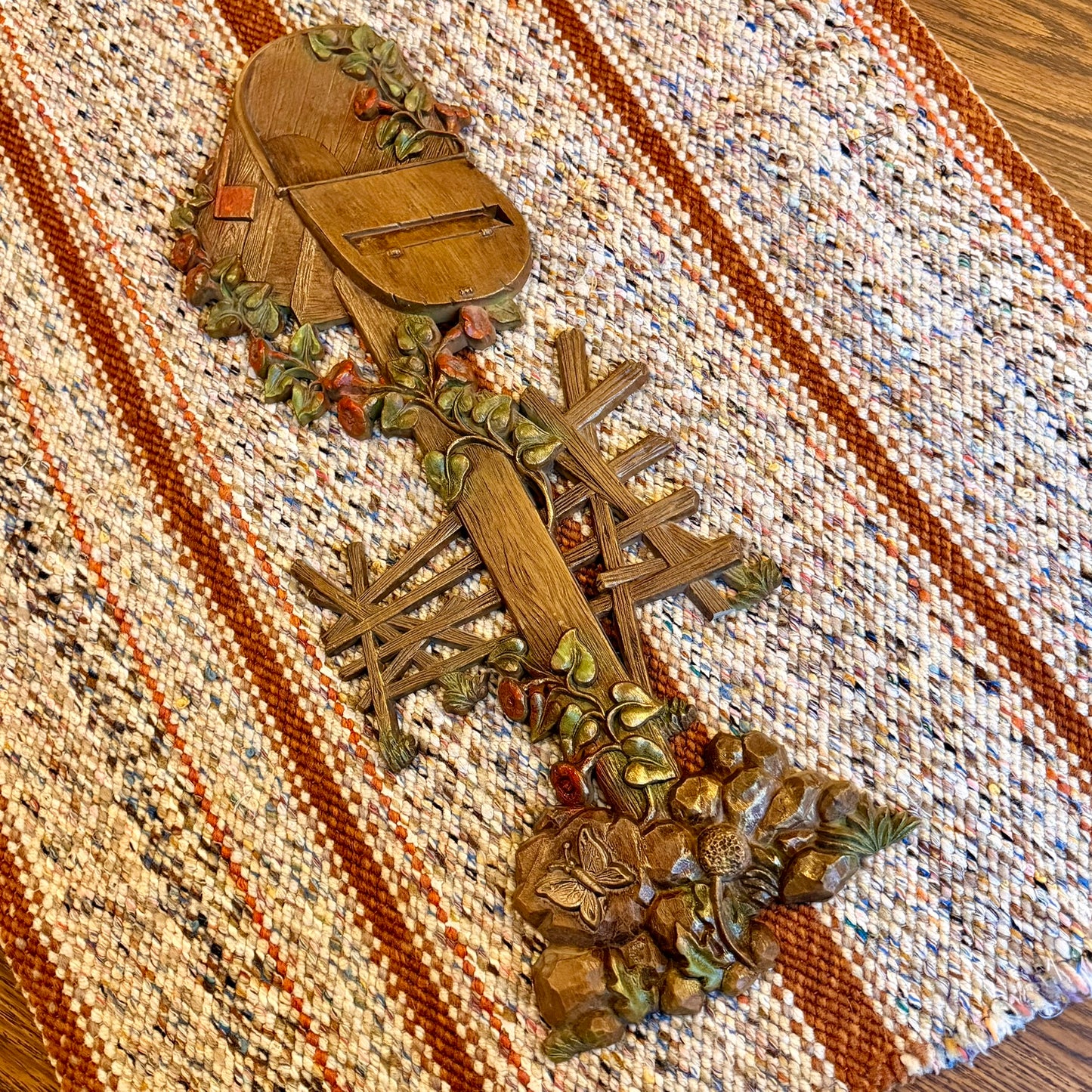 Vintage Mid-Century Modern HomcoFarmhouse Country Floral Mailbox Wall Hanging