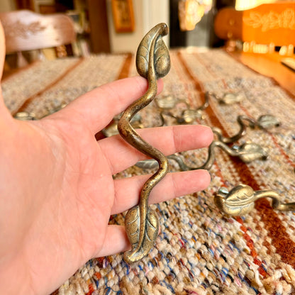 ONE Vintage Antique Brass Twisted Vine Leaf Drawer Pull