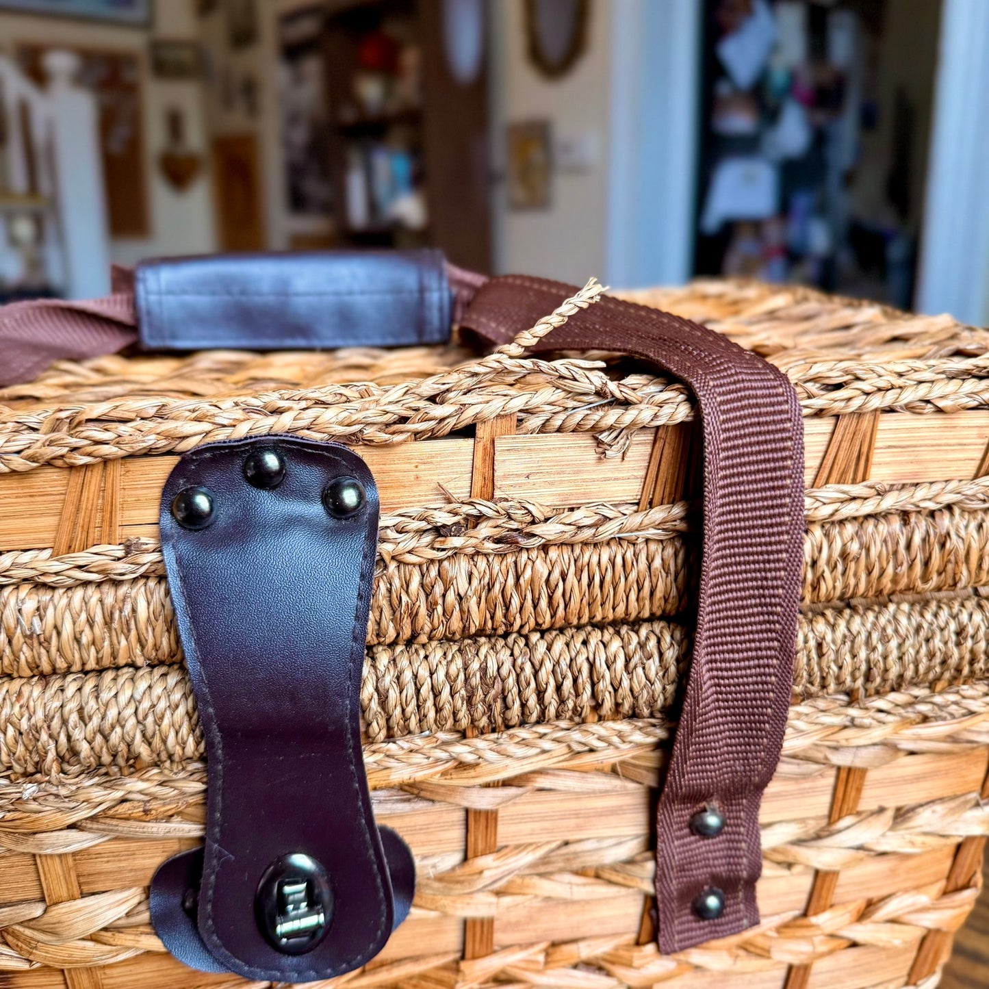 Vintage Wicker Rattan Insulated Picnic Basket with Dish Straps