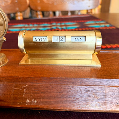 Vintage Wooden Perpetual Desk Calendar with Pen Holder and Graduation Medal