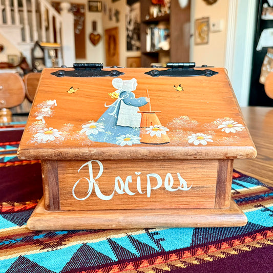 Vintage Amish Cottagecore Handmade Folk Art Solid Wood Recipe Box
