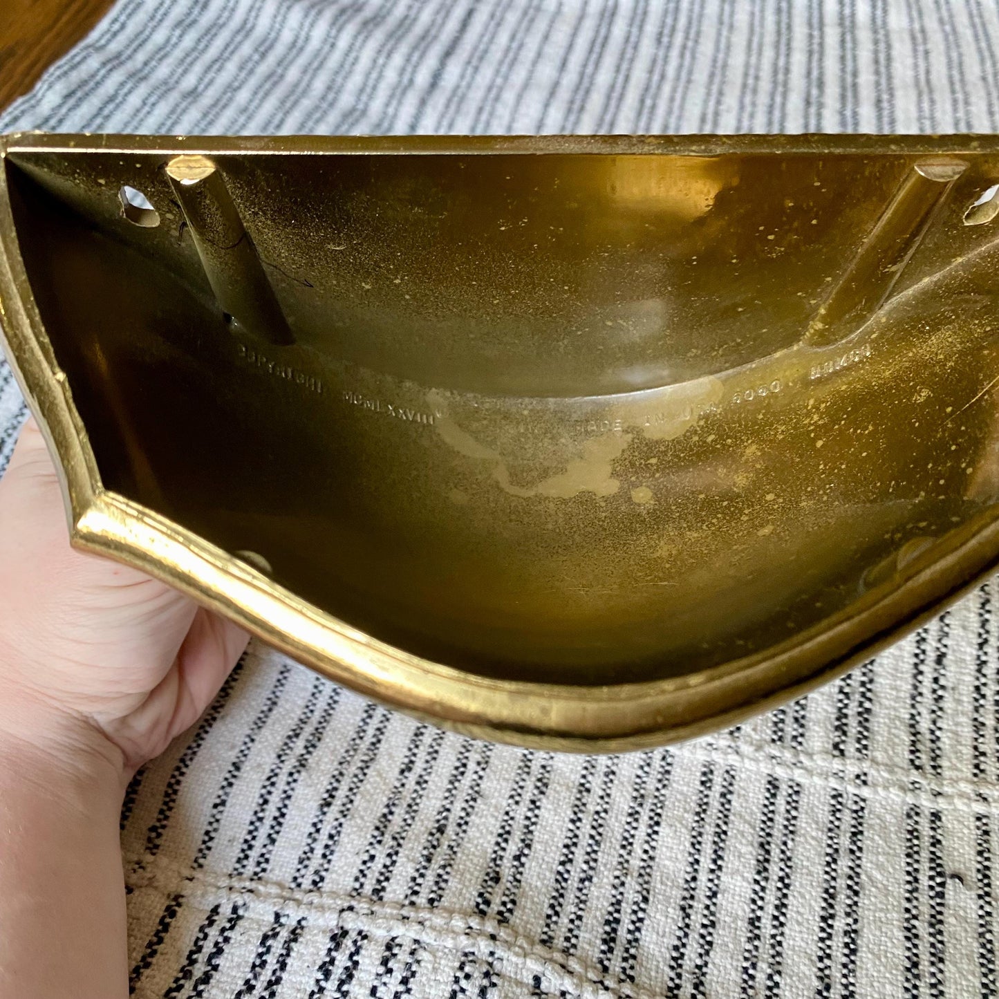 Vintage 1970's Ornate Acanthus Leaf Homco Golden Wall Pocket Planter