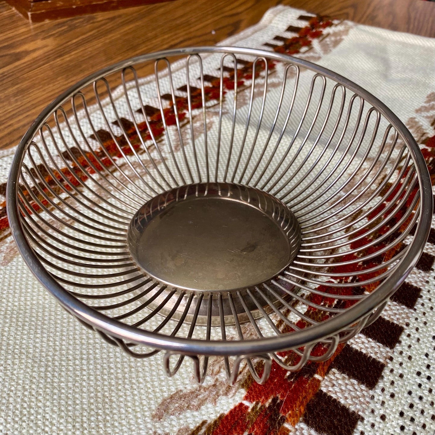 Vintage silver plated Mid-century Modern wire fruit bowl